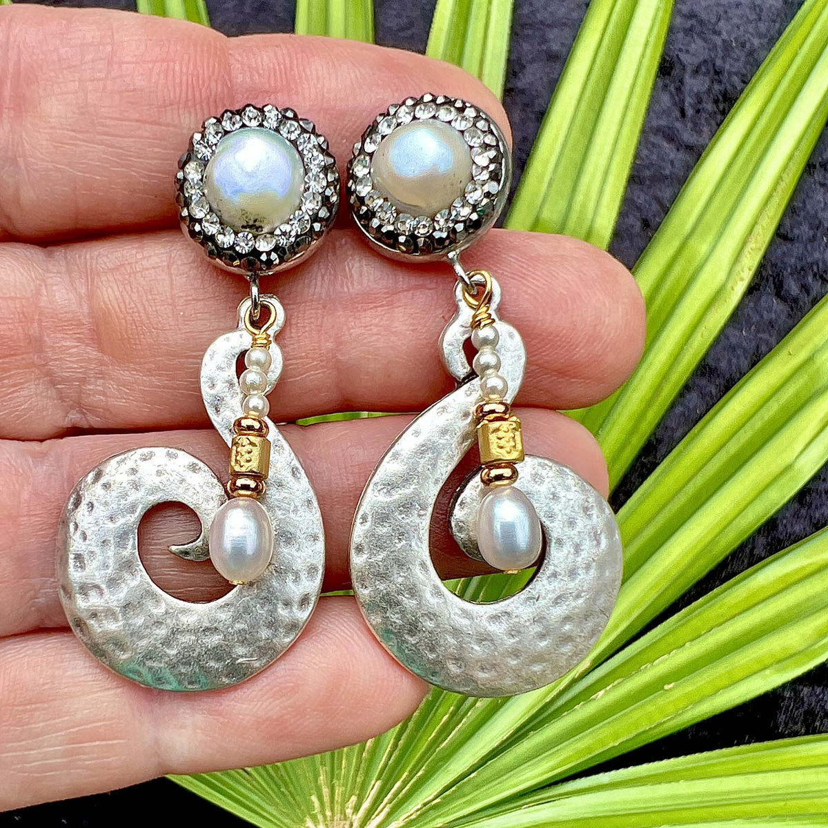 N°1057 Necklace & Earrings Set - The Pearl Collection