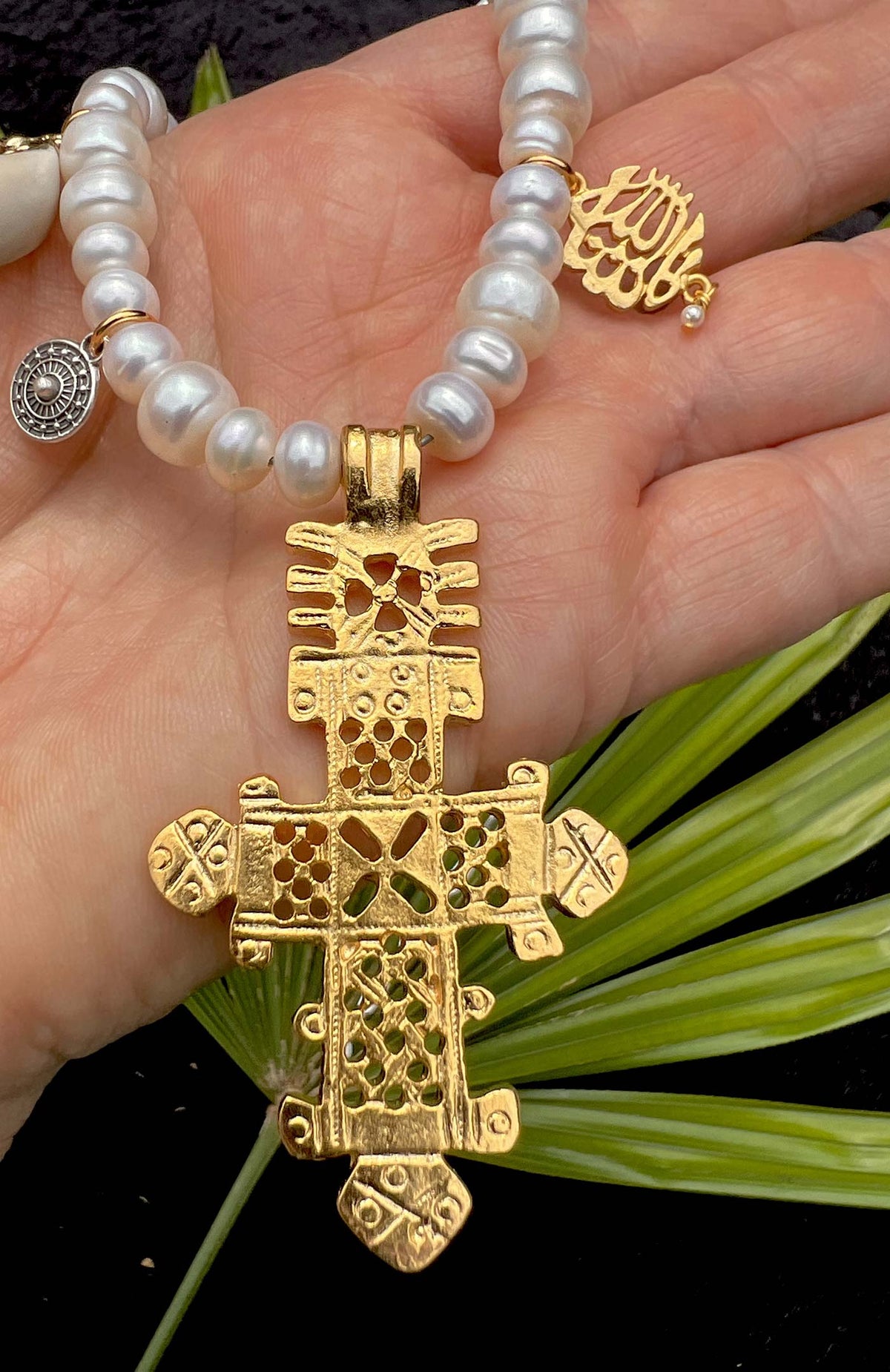 N°1058 Necklace & Earrings Set - The Pearl Collection