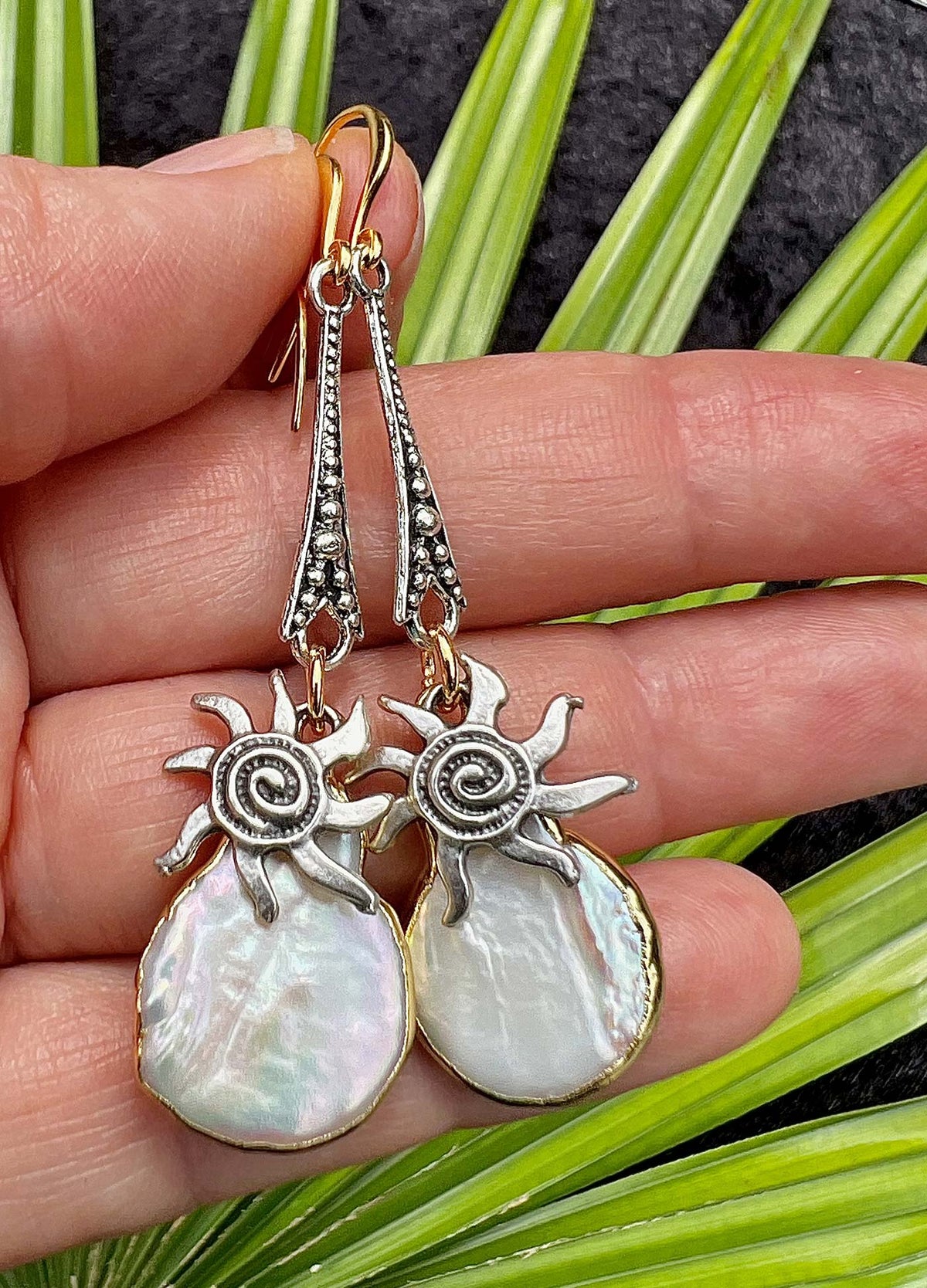 N°1055 Necklace & Earrings Set - The Pearl Collection