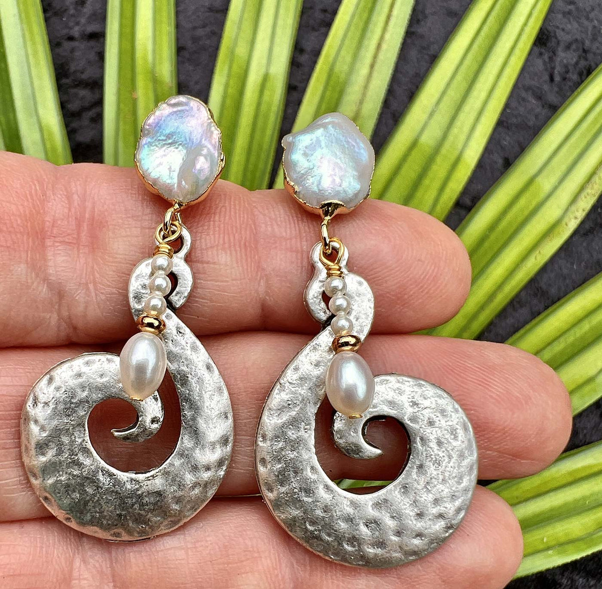 N°1066 Necklace & Earrings Set - The Pearl Collection