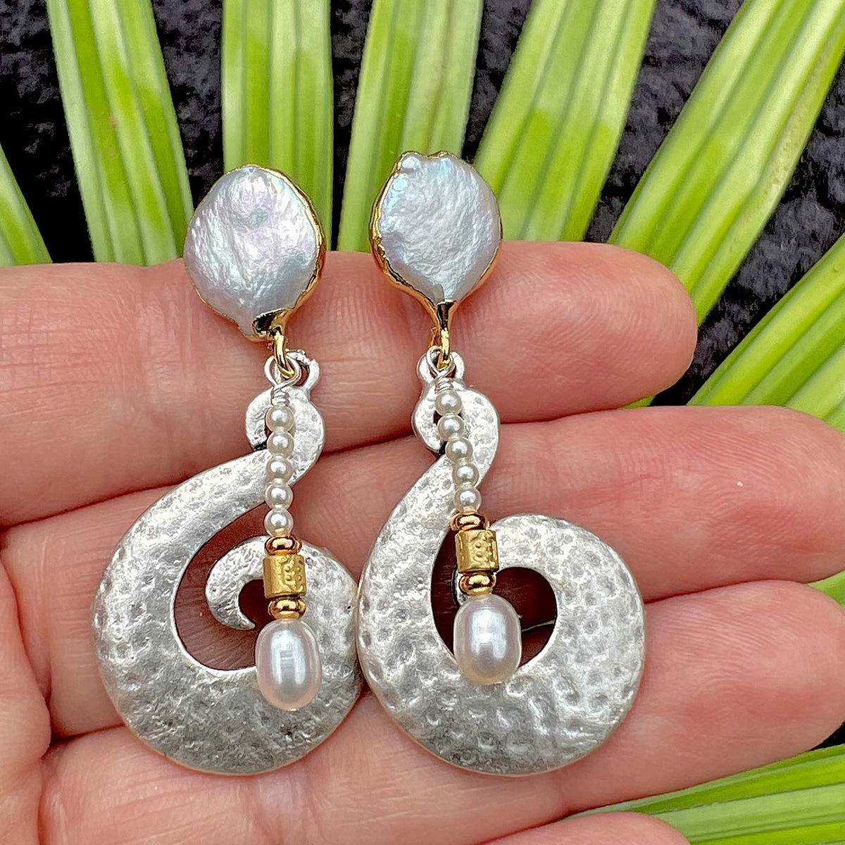 N°1064 Necklace &amp; Earring Set - The Pearl Collection