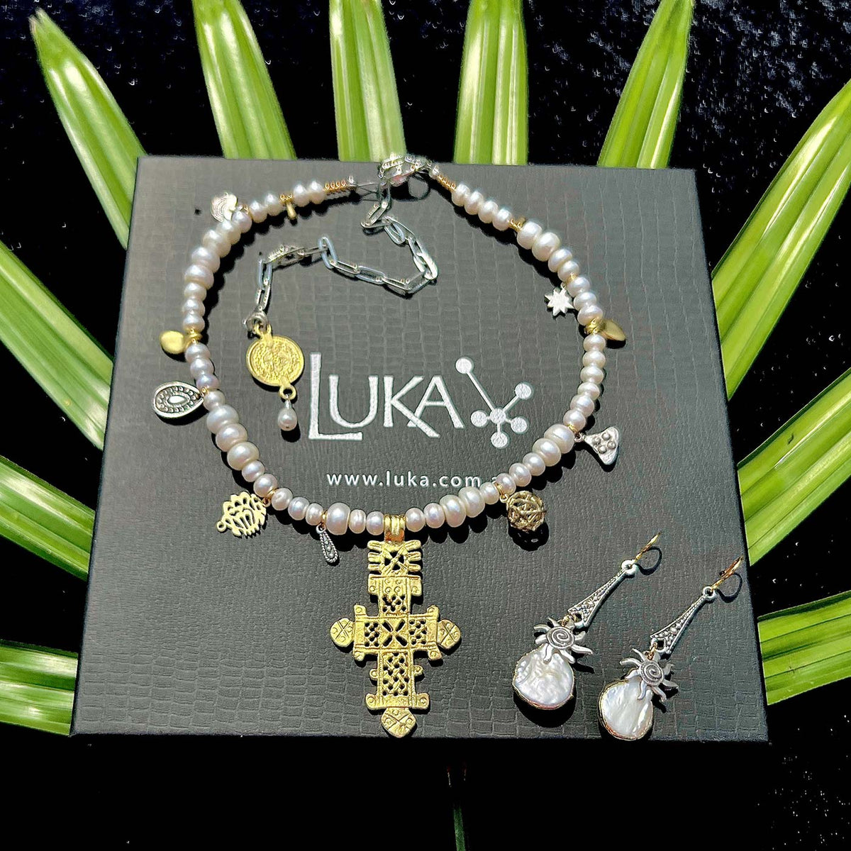 N°1055 Necklace &amp; Earrings Set - The Pearl Collection