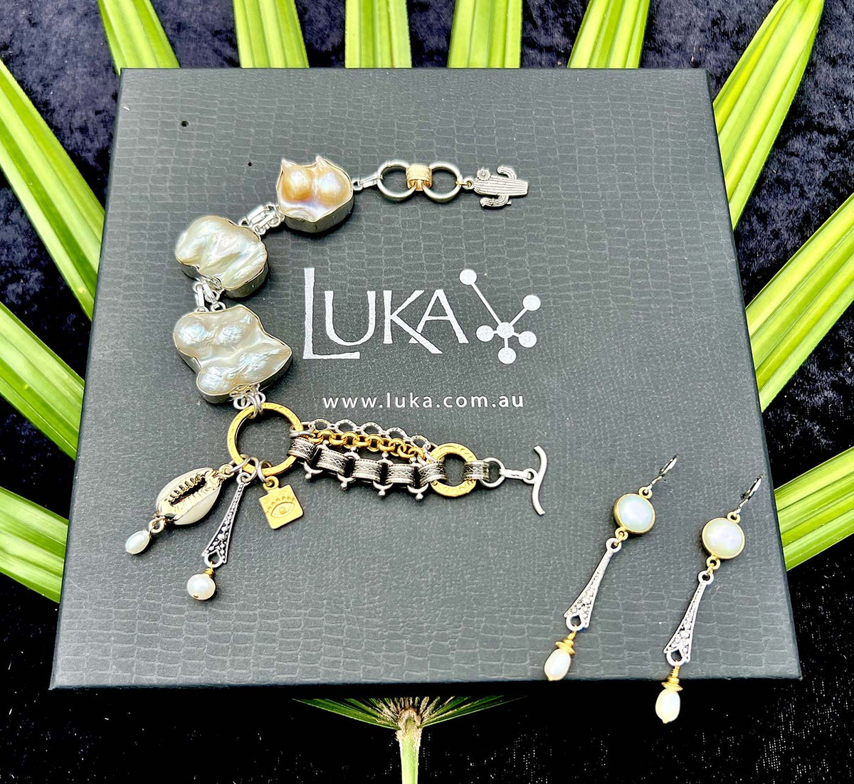 N°1074 Bracelet &amp; Earrings Set - The Pearl Collection