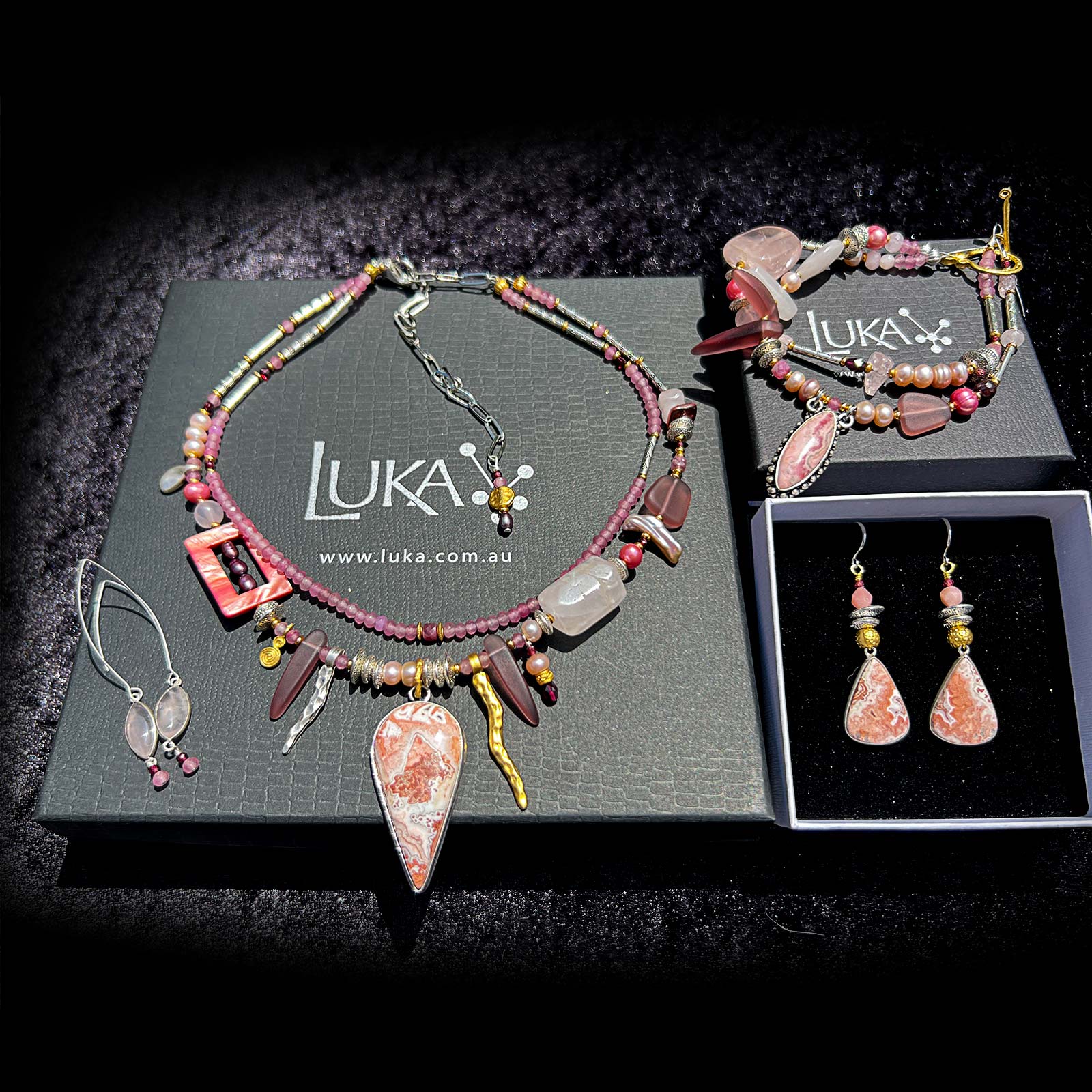 No 82 Christmas 2023 Special Set