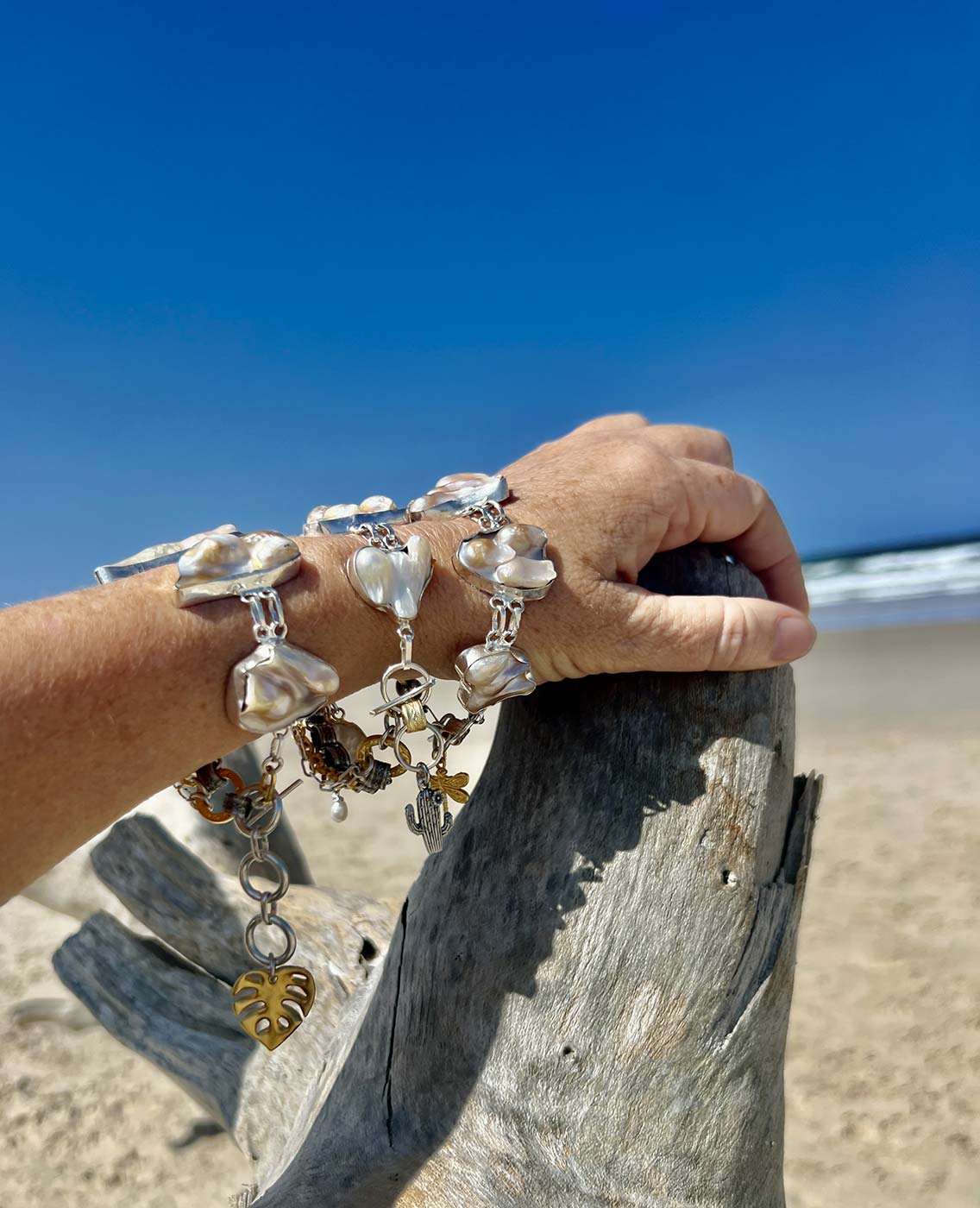 N°1073 Bracelet &amp; Earrings Set - The Pearl Collection